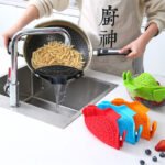 Kitchen Gadgets Silicone Pot Side Drain Stopper - Image 4